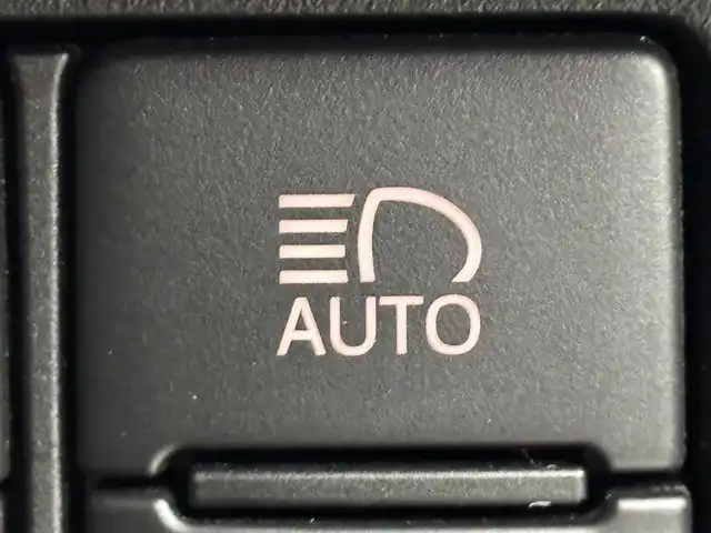 トヨタ ヴォクシー ZS 煌Ⅱ 福岡県 2020(令2)年 5.7万km 白 ワンオーナー/純正９型ナビ/フルセグTV　/バックカメラ　/ビルトインＥＴＣ　/前後ドラレコ　/クルーズコントロール　/コーナーセンサー　/衝突被害軽減ブレーキ　/レーンキープ　/アクセル踏み間違い防止　/両側電動スライドドア　/純正１６インチＡＷ