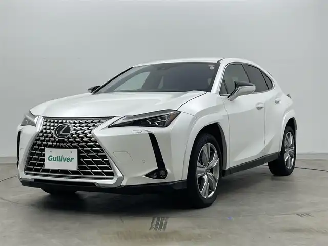 レクサス ＵＸ 250h グレイスフル エクスプローラー 岡山県 2023(令5)年 2.9万km ソニッククォーツ 純正12.3インチディスプレイオーディオプラス(ナビ付)/【AM/FM/CarPlay/フルセグ/BT】/レーダークルーズコントロール/プリクラッシュセーフティ/ブラインドスポットモニター/デジタルインナーミラー/パノラミックビューモニター/パワーバックドア/パワーシート/コーナーセンサー/アダプティブハイビーム/シートベンチレーション/ステリングヒーター/オートブレーキホールド/三眼LEDヘッドライト