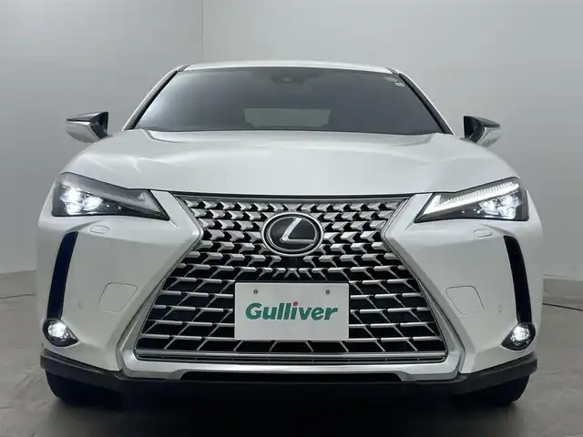 レクサス ＵＸ 250h グレイスフル エクスプローラー 岡山県 2023(令5)年 2.9万km ソニッククォーツ 純正12.3インチディスプレイオーディオプラス(ナビ付)/【AM/FM/CarPlay/フルセグ/BT】/レーダークルーズコントロール/プリクラッシュセーフティ/ブラインドスポットモニター/デジタルインナーミラー/パノラミックビューモニター/パワーバックドア/パワーシート/コーナーセンサー/アダプティブハイビーム/シートベンチレーション/ステリングヒーター/オートブレーキホールド/三眼LEDヘッドライト