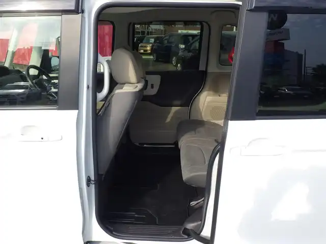 ホンダ Ｎ ＢＯＸ G EX ターボ ホンダセンシング 千葉県 2019(平31)年 3.3万km プラチナホワイトパール ホンダセンシング/・衝突軽減ブレーキ（CMBS）/・車線維持支援システム（LKAS）/・アダプティブクルーズコントロール（ACC）/・後方誤発進抑制機能/・誤発進抑制機能/両側パワースライドドア/純正SDナビ/地デジTV/【DVD/CD再生機能】/バックカメラ/ドライブレコーダー/革巻きステアリング/ETC/LEDヘッドライト/ウインカーミラー/リアコーナーセンサー/サイド/カーテンエアバッグ/Honda スマートキー