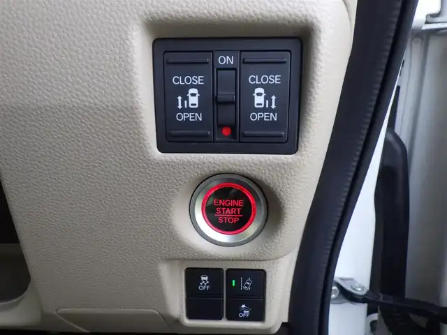 ホンダ Ｎ ＢＯＸ G EX ターボ ホンダセンシング 千葉県 2019(平31)年 3.3万km プラチナホワイトパール ホンダセンシング/・衝突軽減ブレーキ（CMBS）/・車線維持支援システム（LKAS）/・アダプティブクルーズコントロール（ACC）/・後方誤発進抑制機能/・誤発進抑制機能/両側パワースライドドア/純正SDナビ/地デジTV/【DVD/CD再生機能】/バックカメラ/ドライブレコーダー/革巻きステアリング/ETC/LEDヘッドライト/ウインカーミラー/リアコーナーセンサー/サイド/カーテンエアバッグ/Honda スマートキー