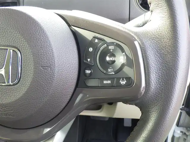 ホンダ Ｎ ＢＯＸ G EX ターボ ホンダセンシング 千葉県 2019(平31)年 3.3万km プラチナホワイトパール ホンダセンシング/・衝突軽減ブレーキ（CMBS）/・車線維持支援システム（LKAS）/・アダプティブクルーズコントロール（ACC）/・後方誤発進抑制機能/・誤発進抑制機能/両側パワースライドドア/純正SDナビ/地デジTV/【DVD/CD再生機能】/バックカメラ/ドライブレコーダー/革巻きステアリング/ETC/LEDヘッドライト/ウインカーミラー/リアコーナーセンサー/サイド/カーテンエアバッグ/Honda スマートキー