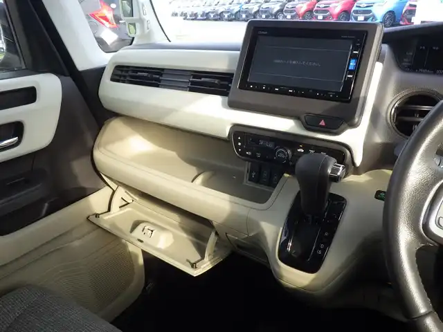 ホンダ Ｎ ＢＯＸ G EX ターボ ホンダセンシング 千葉県 2019(平31)年 3.3万km プラチナホワイトパール ホンダセンシング/・衝突軽減ブレーキ（CMBS）/・車線維持支援システム（LKAS）/・アダプティブクルーズコントロール（ACC）/・後方誤発進抑制機能/・誤発進抑制機能/両側パワースライドドア/純正SDナビ/地デジTV/【DVD/CD再生機能】/バックカメラ/ドライブレコーダー/革巻きステアリング/ETC/LEDヘッドライト/ウインカーミラー/リアコーナーセンサー/サイド/カーテンエアバッグ/Honda スマートキー