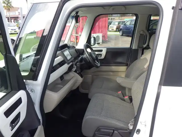 ホンダ Ｎ ＢＯＸ G EX ターボ ホンダセンシング 千葉県 2019(平31)年 3.3万km プラチナホワイトパール ホンダセンシング/・衝突軽減ブレーキ（CMBS）/・車線維持支援システム（LKAS）/・アダプティブクルーズコントロール（ACC）/・後方誤発進抑制機能/・誤発進抑制機能/両側パワースライドドア/純正SDナビ/地デジTV/【DVD/CD再生機能】/バックカメラ/ドライブレコーダー/革巻きステアリング/ETC/LEDヘッドライト/ウインカーミラー/リアコーナーセンサー/サイド/カーテンエアバッグ/Honda スマートキー