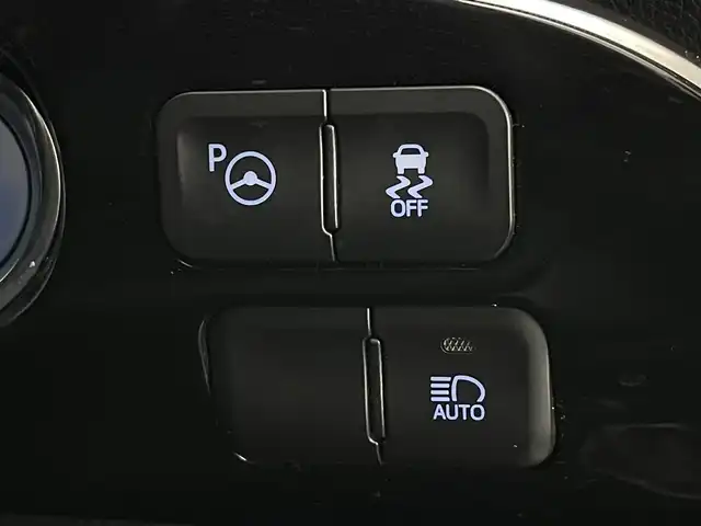 トヨタ プリウス ＰＨＶ A 愛知県 2017(平29)年 5.3万km ホワイトパールクリスタルシャイン 純正１１．６型ナビ　バックカメラ　フルセグTV　Bluetooth　モデリスタエアロ　シートヒーター　パーキングアシスト　ＢＳＭ　ＥＴＣ２．０　純正ドラレコ　ＡＣ１００Ｖ　セーフティセンス　衝突軽減　追従クルコン　ＬＥＤライト　コーナーセンサー　モデリスタ17インチアルミ　USBポート　禁煙