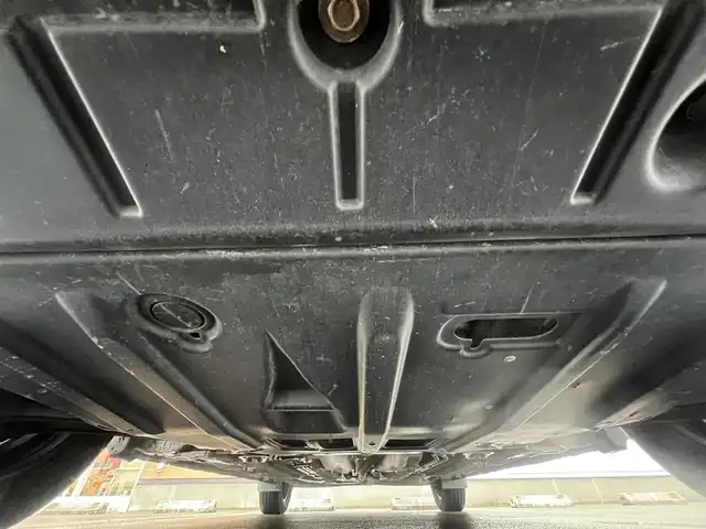 日産 ノート X FOUR 秋田県 2023(令5)年 7.3万km スーパーブラック ４WD/衝突軽減システム/純正メモリナビ（BT/AM/FM/USB）/フルセグ（走行中視聴不可能）/アラウンドビューモニター/スマートキー/プッシュスタート/クルーズコントロール追従走行有/オートマチックハイビーム/コーナーセンサー/ステアリングスイッチ/ステアリングヒーター/前席シートヒーター/ビルトインETC２．０/デジタルインナーミラー/電動パーキングブレーキ/オートブレーキホールド機能/純正フロアマット/オートライト/オートエアコン/パワーステアリング/パワーウィンドウ/ヘッドライトレベライザー/横滑り防止/盗難防止装置/寒冷地仕様/電動格納ウィンカーミラー/保証書/取扱説明書/記録簿