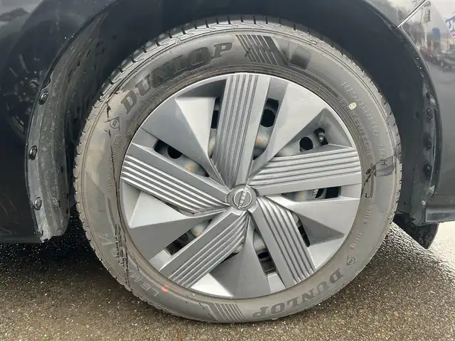 日産 ノート X FOUR 秋田県 2023(令5)年 7.3万km スーパーブラック ４WD/衝突軽減システム/純正メモリナビ（BT/AM/FM/USB）/フルセグ（走行中視聴不可能）/アラウンドビューモニター/スマートキー/プッシュスタート/クルーズコントロール追従走行有/オートマチックハイビーム/コーナーセンサー/ステアリングスイッチ/ステアリングヒーター/前席シートヒーター/ビルトインETC２．０/デジタルインナーミラー/電動パーキングブレーキ/オートブレーキホールド機能/純正フロアマット/オートライト/オートエアコン/パワーステアリング/パワーウィンドウ/ヘッドライトレベライザー/横滑り防止/盗難防止装置/寒冷地仕様/電動格納ウィンカーミラー/保証書/取扱説明書/記録簿