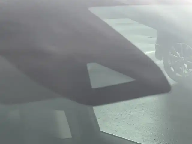 日産 ノート X FOUR 秋田県 2023(令5)年 7.3万km スーパーブラック ４WD/衝突軽減システム/純正メモリナビ（BT/AM/FM/USB）/フルセグ（走行中視聴不可能）/アラウンドビューモニター/スマートキー/プッシュスタート/クルーズコントロール追従走行有/オートマチックハイビーム/コーナーセンサー/ステアリングスイッチ/ステアリングヒーター/前席シートヒーター/ビルトインETC２．０/デジタルインナーミラー/電動パーキングブレーキ/オートブレーキホールド機能/純正フロアマット/オートライト/オートエアコン/パワーステアリング/パワーウィンドウ/ヘッドライトレベライザー/横滑り防止/盗難防止装置/寒冷地仕様/電動格納ウィンカーミラー/保証書/取扱説明書/記録簿