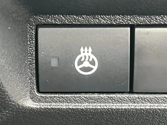 日産 ノート X FOUR 秋田県 2023(令5)年 7.3万km スーパーブラック ４WD/衝突軽減システム/純正メモリナビ（BT/AM/FM/USB）/フルセグ（走行中視聴不可能）/アラウンドビューモニター/スマートキー/プッシュスタート/クルーズコントロール追従走行有/オートマチックハイビーム/コーナーセンサー/ステアリングスイッチ/ステアリングヒーター/前席シートヒーター/ビルトインETC２．０/デジタルインナーミラー/電動パーキングブレーキ/オートブレーキホールド機能/純正フロアマット/オートライト/オートエアコン/パワーステアリング/パワーウィンドウ/ヘッドライトレベライザー/横滑り防止/盗難防止装置/寒冷地仕様/電動格納ウィンカーミラー/保証書/取扱説明書/記録簿