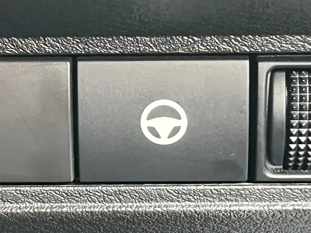 日産 ノート X FOUR 秋田県 2023(令5)年 7.3万km スーパーブラック ４WD/衝突軽減システム/純正メモリナビ（BT/AM/FM/USB）/フルセグ（走行中視聴不可能）/アラウンドビューモニター/スマートキー/プッシュスタート/クルーズコントロール追従走行有/オートマチックハイビーム/コーナーセンサー/ステアリングスイッチ/ステアリングヒーター/前席シートヒーター/ビルトインETC２．０/デジタルインナーミラー/電動パーキングブレーキ/オートブレーキホールド機能/純正フロアマット/オートライト/オートエアコン/パワーステアリング/パワーウィンドウ/ヘッドライトレベライザー/横滑り防止/盗難防止装置/寒冷地仕様/電動格納ウィンカーミラー/保証書/取扱説明書/記録簿