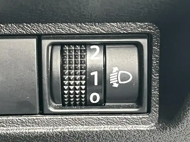 日産 ノート X FOUR 秋田県 2023(令5)年 7.3万km スーパーブラック ４WD/衝突軽減システム/純正メモリナビ（BT/AM/FM/USB）/フルセグ（走行中視聴不可能）/アラウンドビューモニター/スマートキー/プッシュスタート/クルーズコントロール追従走行有/オートマチックハイビーム/コーナーセンサー/ステアリングスイッチ/ステアリングヒーター/前席シートヒーター/ビルトインETC２．０/デジタルインナーミラー/電動パーキングブレーキ/オートブレーキホールド機能/純正フロアマット/オートライト/オートエアコン/パワーステアリング/パワーウィンドウ/ヘッドライトレベライザー/横滑り防止/盗難防止装置/寒冷地仕様/電動格納ウィンカーミラー/保証書/取扱説明書/記録簿