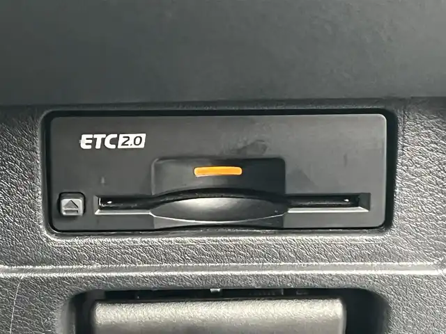 日産 ノート X FOUR 秋田県 2023(令5)年 7.3万km スーパーブラック ４WD/衝突軽減システム/純正メモリナビ（BT/AM/FM/USB）/フルセグ（走行中視聴不可能）/アラウンドビューモニター/スマートキー/プッシュスタート/クルーズコントロール追従走行有/オートマチックハイビーム/コーナーセンサー/ステアリングスイッチ/ステアリングヒーター/前席シートヒーター/ビルトインETC２．０/デジタルインナーミラー/電動パーキングブレーキ/オートブレーキホールド機能/純正フロアマット/オートライト/オートエアコン/パワーステアリング/パワーウィンドウ/ヘッドライトレベライザー/横滑り防止/盗難防止装置/寒冷地仕様/電動格納ウィンカーミラー/保証書/取扱説明書/記録簿