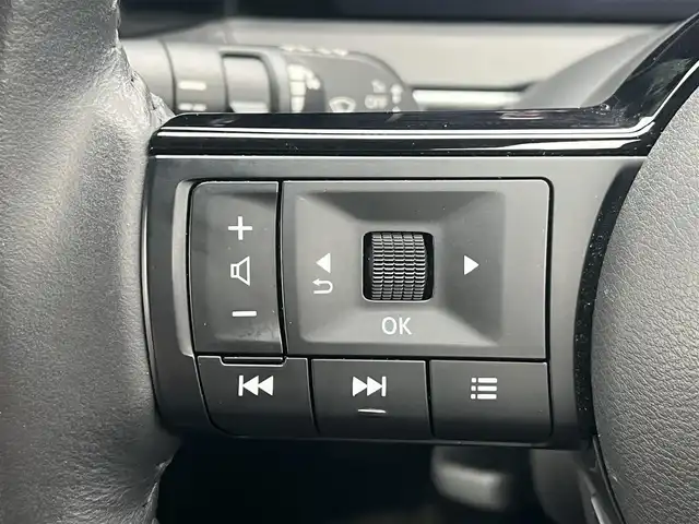 日産 ノート X FOUR 秋田県 2023(令5)年 7.3万km スーパーブラック ４WD/衝突軽減システム/純正メモリナビ（BT/AM/FM/USB）/フルセグ（走行中視聴不可能）/アラウンドビューモニター/スマートキー/プッシュスタート/クルーズコントロール追従走行有/オートマチックハイビーム/コーナーセンサー/ステアリングスイッチ/ステアリングヒーター/前席シートヒーター/ビルトインETC２．０/デジタルインナーミラー/電動パーキングブレーキ/オートブレーキホールド機能/純正フロアマット/オートライト/オートエアコン/パワーステアリング/パワーウィンドウ/ヘッドライトレベライザー/横滑り防止/盗難防止装置/寒冷地仕様/電動格納ウィンカーミラー/保証書/取扱説明書/記録簿