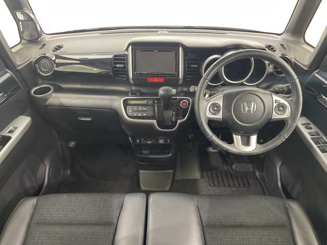 ホンダ Ｎ ＢＯＸ カスタム ターボ SSパッケージ 栃木県 2016(平28)年 4.3万km プレミアムホワイトパールⅡ 社外ナビ/(CD/フルセグTV/Bluetooth/MSV/SD)/前後ドラレコルームミラータイプ/バックカメラ/ETC/ローダウン/ハーフレザーシート/衝突軽減ブレーキ/シートヒーター/純正フロアマット/HIDヘッドライト/オートライト/横滑り防止装置/プッシュスタート/スマートキー/ステアリングスイッチ/革巻きステアリング/社外15インチアルミホイール