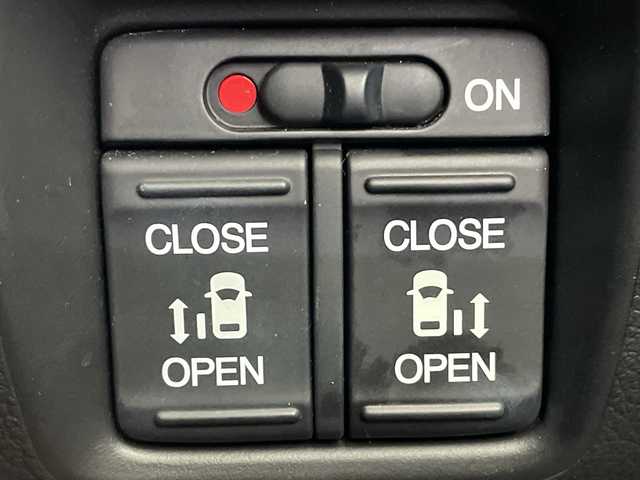 ホンダ Ｎ ＢＯＸ カスタム ターボ SSパッケージ 栃木県 2016(平28)年 4.3万km プレミアムホワイトパールⅡ 社外ナビ/(CD/フルセグTV/Bluetooth/MSV/SD)/前後ドラレコルームミラータイプ/バックカメラ/ETC/ローダウン/ハーフレザーシート/衝突軽減ブレーキ/シートヒーター/純正フロアマット/HIDヘッドライト/オートライト/横滑り防止装置/プッシュスタート/スマートキー/ステアリングスイッチ/革巻きステアリング/社外15インチアルミホイール