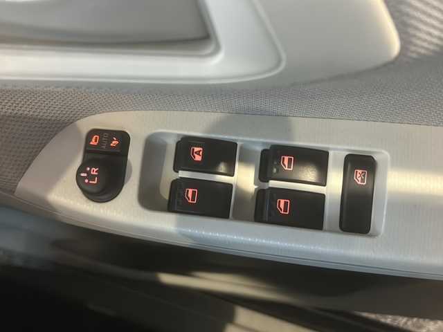 ダイハツ ムーヴ X SAⅢ 秋田県 2019(平31)年 4.4万km ブラックマイカメタリック ４WD /衝突軽減装置/純正ナビ/　フルセグ/Bluetooth/　CD/DVD/SD/USB/オートライト/オートハイビーム/アイドリングストップ/横滑り防止スイッチ/純正フロアマット/プッシュスタート/バックカメラ/運転席シートヒーター/ベンチシート