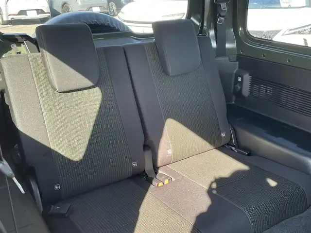 スズキ ジムニー XL 千葉県 2018(平30)年 4万km ジャングルグリーン DAMD ジムニーザ・ルーツ コンプリートカー/・DAMDフロント/リアバンパー/・DAMDグリル/・APIO WILD BOAR SR 17インチアルミ/スズキセーフティーサポート/・デュアルセンサーブレーキサポート/・車線逸脱警報機能/・ふらつき警報機能/・ハイビームアシスト/・先行車発進お知らせ機能/・標識認識機能/社外SDナビ【CN-RE05WD】/・CD/DVD/MSV/Bluetooth/フルセグ/前席シートヒーター/スマートキー/ヒルホールドコントロール/ヒルディセントコントロール/背面タイヤ/フォグランプ/ヒーテッドドアミラー/ETC2.0/ヘッドライトレベライザー/サイド＆カーテンエアバッグ