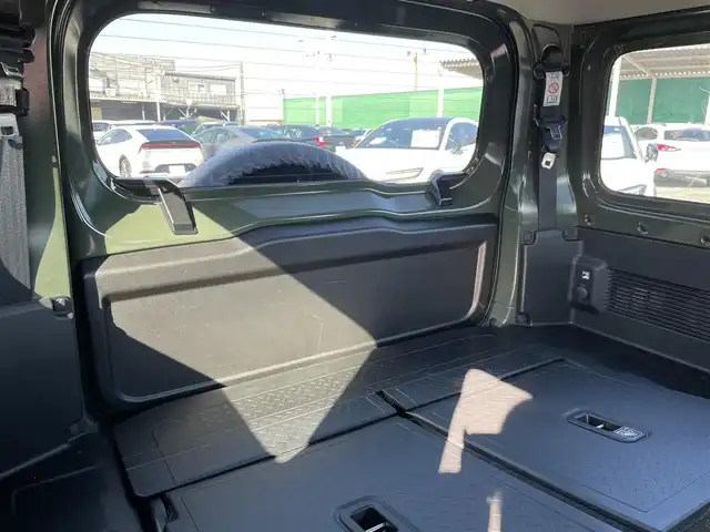 スズキ ジムニー XL 千葉県 2018(平30)年 4万km ジャングルグリーン DAMD ジムニーザ・ルーツ コンプリートカー/・DAMDフロント/リアバンパー/・DAMDグリル/・APIO WILD BOAR SR 17インチアルミ/スズキセーフティーサポート/・デュアルセンサーブレーキサポート/・車線逸脱警報機能/・ふらつき警報機能/・ハイビームアシスト/・先行車発進お知らせ機能/・標識認識機能/社外SDナビ【CN-RE05WD】/・CD/DVD/MSV/Bluetooth/フルセグ/前席シートヒーター/スマートキー/ヒルホールドコントロール/ヒルディセントコントロール/背面タイヤ/フォグランプ/ヒーテッドドアミラー/ETC2.0/ヘッドライトレベライザー/サイド＆カーテンエアバッグ