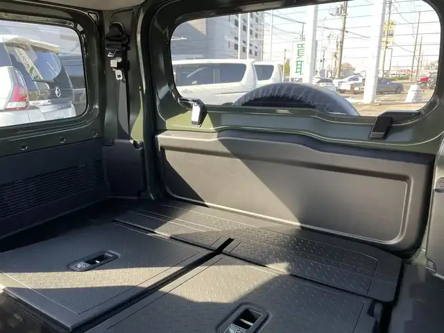 スズキ ジムニー XL 千葉県 2018(平30)年 4万km ジャングルグリーン DAMD ジムニーザ・ルーツ コンプリートカー/・DAMDフロント/リアバンパー/・DAMDグリル/・APIO WILD BOAR SR 17インチアルミ/スズキセーフティーサポート/・デュアルセンサーブレーキサポート/・車線逸脱警報機能/・ふらつき警報機能/・ハイビームアシスト/・先行車発進お知らせ機能/・標識認識機能/社外SDナビ【CN-RE05WD】/・CD/DVD/MSV/Bluetooth/フルセグ/前席シートヒーター/スマートキー/ヒルホールドコントロール/ヒルディセントコントロール/背面タイヤ/フォグランプ/ヒーテッドドアミラー/ETC2.0/ヘッドライトレベライザー/サイド＆カーテンエアバッグ