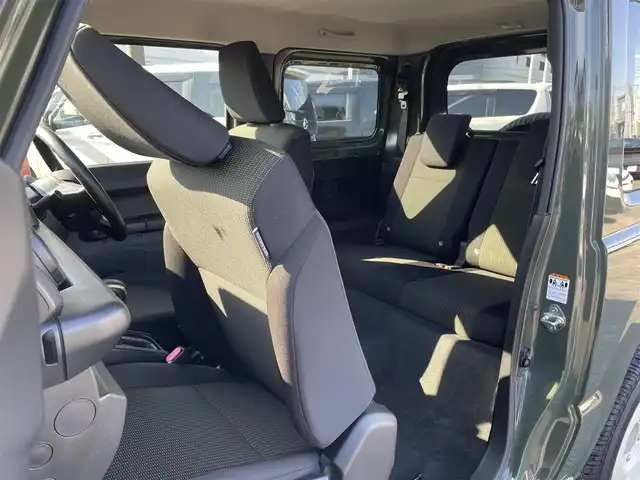 スズキ ジムニー XL 千葉県 2018(平30)年 4万km ジャングルグリーン DAMD ジムニーザ・ルーツ コンプリートカー/・DAMDフロント/リアバンパー/・DAMDグリル/・APIO WILD BOAR SR 17インチアルミ/スズキセーフティーサポート/・デュアルセンサーブレーキサポート/・車線逸脱警報機能/・ふらつき警報機能/・ハイビームアシスト/・先行車発進お知らせ機能/・標識認識機能/社外SDナビ【CN-RE05WD】/・CD/DVD/MSV/Bluetooth/フルセグ/前席シートヒーター/スマートキー/ヒルホールドコントロール/ヒルディセントコントロール/背面タイヤ/フォグランプ/ヒーテッドドアミラー/ETC2.0/ヘッドライトレベライザー/サイド＆カーテンエアバッグ