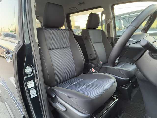 トヨタ ヴォクシー ZS 福岡県 2014(平26)年 4.8万km ブラッキッシュアゲハガラスフレーク 禁煙車純正９型SDナビ（フルセグTV/DVD/CD/BT）バックモニター両側パワスラフリップダウンモニターアイドリングストップドラレコETCLEDヘッドライトスマートキー×２社外１７インチAW