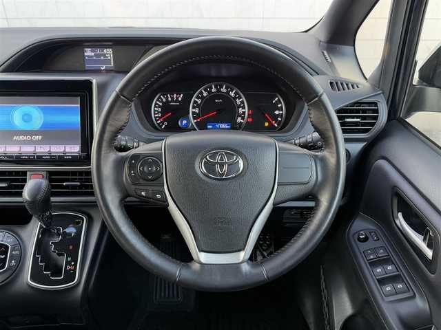 トヨタ ヴォクシー ZS 福岡県 2014(平26)年 4.8万km ブラッキッシュアゲハガラスフレーク 禁煙車純正９型SDナビ（フルセグTV/DVD/CD/BT）バックモニター両側パワスラフリップダウンモニターアイドリングストップドラレコETCLEDヘッドライトスマートキー×２社外１７インチAW