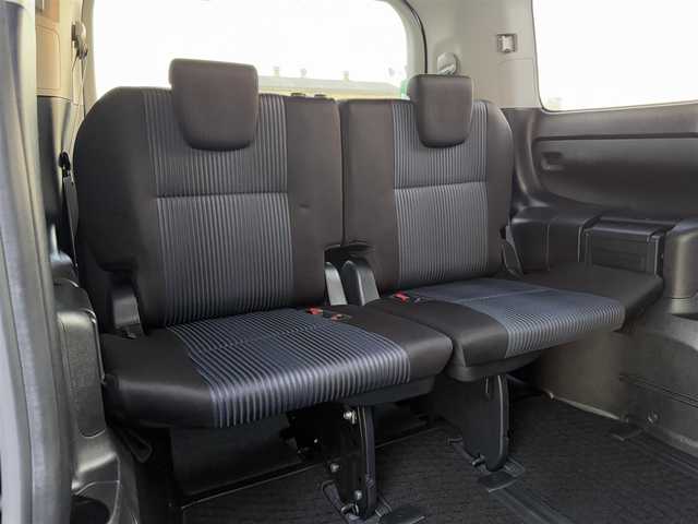 トヨタ ヴォクシー ZS 福岡県 2014(平26)年 4.8万km ブラッキッシュアゲハガラスフレーク 禁煙車純正９型SDナビ（フルセグTV/DVD/CD/BT）バックモニター両側パワスラフリップダウンモニターアイドリングストップドラレコETCLEDヘッドライトスマートキー×２社外１７インチAW