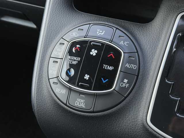 トヨタ ヴォクシー ZS 福岡県 2014(平26)年 4.8万km ブラッキッシュアゲハガラスフレーク 禁煙車純正９型SDナビ（フルセグTV/DVD/CD/BT）バックモニター両側パワスラフリップダウンモニターアイドリングストップドラレコETCLEDヘッドライトスマートキー×２社外１７インチAW