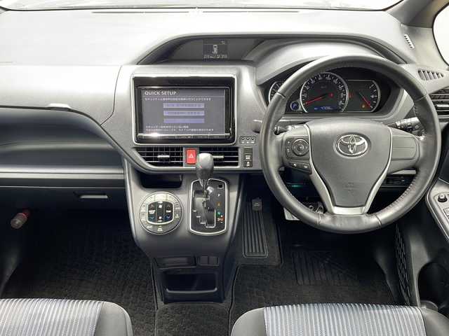 トヨタ ヴォクシー ZS 長野県 2014(平26)年 4.7万km ブラッキッシュアゲハガラスフレーク 純正９型SDナビ/・フルセグTV/・CD/DVD/・Bluetooth/バックモニター/純正フロアマット/両側パワスラ/フリップダウンモニター/ドラレコ/ETC/LEDヘッドライト/スペアキー1本/社外１７インチAW/オートエアコン/ステアリングスイッチ/アイドリングストップ/プッシュスタート/オートライト/ABS