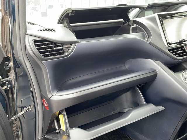 トヨタ ヴォクシー ZS 長野県 2014(平26)年 4.7万km ブラッキッシュアゲハガラスフレーク 純正９型SDナビ/・フルセグTV/・CD/DVD/・Bluetooth/バックモニター/純正フロアマット/両側パワスラ/フリップダウンモニター/ドラレコ/ETC/LEDヘッドライト/スペアキー1本/社外１７インチAW/オートエアコン/ステアリングスイッチ/アイドリングストップ/プッシュスタート/オートライト/ABS