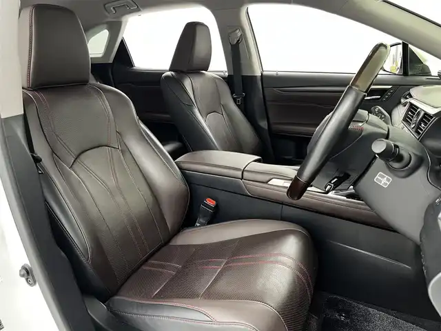 レクサス ＲＸ 450h バージョンL 大阪府 2019(平31)年 2.7万km ソニッククォーツ セーフティシステムプラス/　・インテリジェントクリアランスソナー/　・リアクロストラフィックアラート/　・リアクロストラフィックオートブレーキ/　・ブラインドスポットモニター/純正12.3インチSDナビ/プレミアムサウンドシステム/　フルセグTV/DVD/Blu-ray/USB端子/Bluetooth/パノラミックビューモニター/角型3眼LEDヘッドランプ/LEDシーケンシャルターンランプ/ノーブルブラウンセミアニリン革シート/前席コンフォータブルエアシート/全席シートヒーター/前席パワーシート/ステアリングヒーター/ヘッドアップディスプレイ/ビルトインETC2.0/純正フロアマット