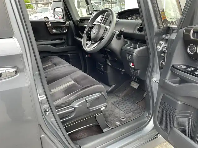 ホンダ Ｎ ＢＯＸ カスタム G L ホンダセンシング 埼玉県 2018(平30)年 11.1万km シャイニンググレーM (株)IDOMが運営する【じしゃロン川越店】の自社ローン専用車両になります。こちらは現金またはオートローンご利用時の価格です。自社ローンご希望の方は別途その旨お申付け下さい/純正ＳＤナビ/（AM/FM/CD/DVD/BT)/バックカメラ　/フルセグＴＶ　/ＥＴＣ　/片側パワースライドア　/ホンダセンシング　/衝突安全軽減ブレーキ　/車線逸脱防止装置　/クルーズコントロール　/純正フロアマット　/電動格納ミラー　/ＬＥＤヘッドライト/オートライト