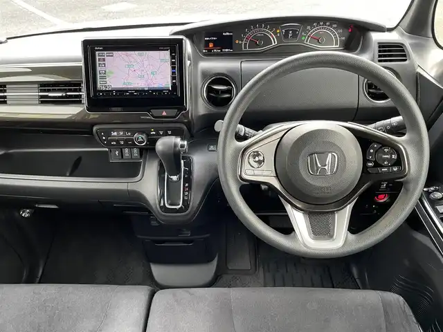 ホンダ Ｎ ＢＯＸ カスタム G L ホンダセンシング 埼玉県 2018(平30)年 11.1万km シャイニンググレーM (株)IDOMが運営する【じしゃロン川越店】の自社ローン専用車両になります。こちらは現金またはオートローンご利用時の価格です。自社ローンご希望の方は別途その旨お申付け下さい/純正ＳＤナビ/（AM/FM/CD/DVD/BT)/バックカメラ　/フルセグＴＶ　/ＥＴＣ　/片側パワースライドア　/ホンダセンシング　/衝突安全軽減ブレーキ　/車線逸脱防止装置　/クルーズコントロール　/純正フロアマット　/電動格納ミラー　/ＬＥＤヘッドライト/オートライト
