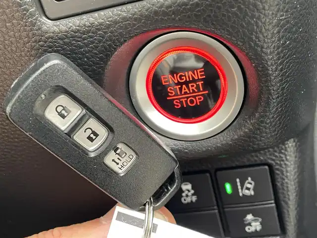 ホンダ Ｎ ＢＯＸ カスタム G L ホンダセンシング 埼玉県 2018(平30)年 11.1万km シャイニンググレーM (株)IDOMが運営する【じしゃロン川越店】の自社ローン専用車両になります。こちらは現金またはオートローンご利用時の価格です。自社ローンご希望の方は別途その旨お申付け下さい/純正ＳＤナビ/（AM/FM/CD/DVD/BT)/バックカメラ　/フルセグＴＶ　/ＥＴＣ　/片側パワースライドア　/ホンダセンシング　/衝突安全軽減ブレーキ　/車線逸脱防止装置　/クルーズコントロール　/純正フロアマット　/電動格納ミラー　/ＬＥＤヘッドライト/オートライト