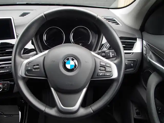 ＢＭＷ Ｘ１ xDrive 18d xライン 埼玉県 2018(平30)年 3万km 白 ブラックハーフレザーシート/コンフォートパッケージ/オートクルーズコントロール/バックカメラ/インテリジェントセーフティ/パークセンサー/iDriveナビ/シートHI/電動リアゲート/ミラー内臓ETC/オートライト/MTモード付き