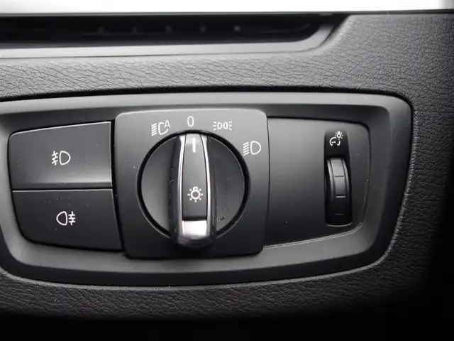 ＢＭＷ Ｘ１ xDrive 18d xライン 埼玉県 2018(平30)年 3万km 白 ブラックハーフレザーシート/コンフォートパッケージ/オートクルーズコントロール/バックカメラ/インテリジェントセーフティ/パークセンサー/iDriveナビ/シートHI/電動リアゲート/ミラー内臓ETC/オートライト/MTモード付き
