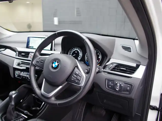 ＢＭＷ Ｘ１ xDrive 18d xライン 埼玉県 2018(平30)年 3万km 白 ブラックハーフレザーシート/コンフォートパッケージ/オートクルーズコントロール/バックカメラ/インテリジェントセーフティ/パークセンサー/iDriveナビ/シートHI/電動リアゲート/ミラー内臓ETC/オートライト/MTモード付き