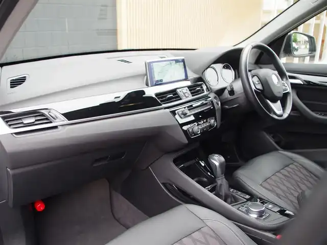 ＢＭＷ Ｘ１ xDrive 18d xライン 埼玉県 2018(平30)年 3万km 白 ブラックハーフレザーシート/コンフォートパッケージ/オートクルーズコントロール/バックカメラ/インテリジェントセーフティ/パークセンサー/iDriveナビ/シートHI/電動リアゲート/ミラー内臓ETC/オートライト/MTモード付き