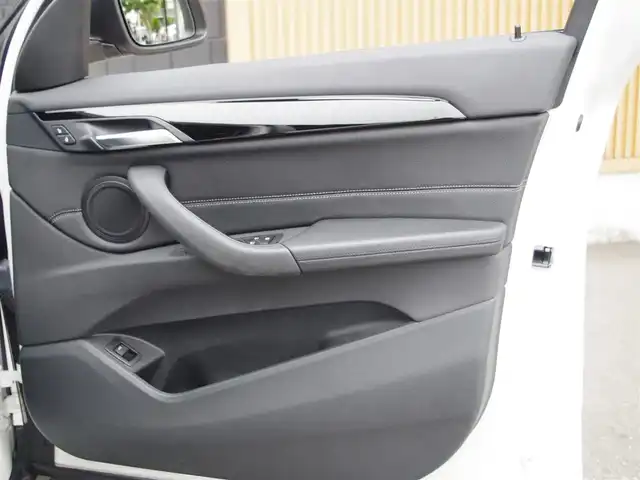 ＢＭＷ Ｘ１ xDrive 18d xライン 埼玉県 2018(平30)年 3万km 白 ブラックハーフレザーシート/コンフォートパッケージ/オートクルーズコントロール/バックカメラ/インテリジェントセーフティ/パークセンサー/iDriveナビ/シートHI/電動リアゲート/ミラー内臓ETC/オートライト/MTモード付き