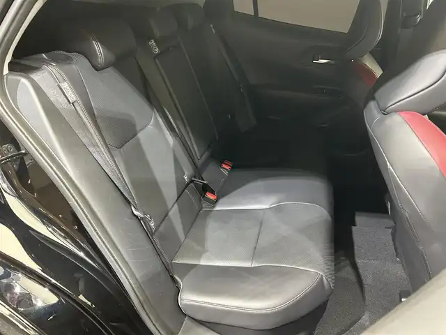 トヨタ プリウス Z 愛媛県 2024(令6)年 2.1万km アティチュードブラックマイカ ・１２．３型ナビ（フルセグＴＶ・ＢＴ・ＦＭＡＭ・ＵＳＢ）/・全方位カメラ　/・ビルトインＥＴＣ２．０　/・デジタルインナーミラー　/・レーダークルーズコントロール　/・オートマチックハイビーム　/・ステアリングヒーター/・パワーバックドア/・置くだけ充電/・パーキングアシスト/・ドリンクホルダー/・シートメモリー