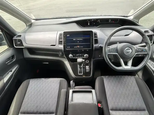 日産 セレナ ハイウェイスター V 岡山県 2020(令2)年 5万km ダイヤモンドブラック 純正10インチナビ　/フルセグTV、Bluetooth、Blu-ray/CD、DVD、AM、FM/全方位カメラ/ハンズフリー両側パワースライドドア/リアオートエアコン/プロパイロット/インテリジェントエマージェンシーブレーキ/インテリジェント前方衝突予測警報/インテリジェント車線逸脱防止支援システム/インテリジェントパーキングアシスト/後退時車両検知警報/踏み間違い衝突防止アシスト/標識検知機能/フロント＆バックソナー/電動パーキングブレーキ/オートブレーキホールド