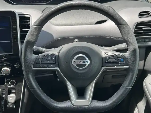 日産 セレナ ハイウェイスター V 岡山県 2020(令2)年 5万km ダイヤモンドブラック 純正10インチナビ　/フルセグTV、Bluetooth、Blu-ray/CD、DVD、AM、FM/全方位カメラ/ハンズフリー両側パワースライドドア/リアオートエアコン/プロパイロット/インテリジェントエマージェンシーブレーキ/インテリジェント前方衝突予測警報/インテリジェント車線逸脱防止支援システム/インテリジェントパーキングアシスト/後退時車両検知警報/踏み間違い衝突防止アシスト/標識検知機能/フロント＆バックソナー/電動パーキングブレーキ/オートブレーキホールド