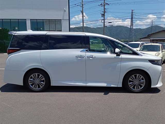 トヨタ アルファード Z 福井県 2024(令6)年 0.5万km プラチナホワイトパールマイカ 衝突被害軽減システム/純正メモリナビ/・（フルセグTV/Bluetooth）/パノラミックビューモニター/純正13.2型有機EL後席モニター/ドライブレコーダー/デジタルインナーミラー/ユニバーサルステップ/左右独立ムーンルーフ/３眼LEDヘッドライト/電動格納ウィンカーミラー/両側パワースライドドア/純正18インチAW/スマートキー