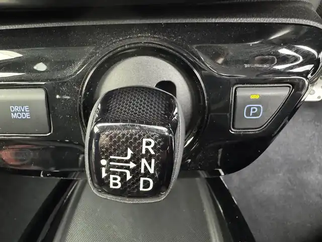 トヨタ プリウス ＰＨＶ S GRスポーツ 愛知県 2021(令3)年 5.8万km プラチナホワイトパールマイカ TSS /レーダークルーズコントロール　/GRキャリパー　/9インチ純正SDナビ　/Bluetooth　/フルセグTV　/シートヒーター　/ドライブレコーダー　（F/R）　/AC１００V 　/ハーフレザーシート　/革巻きステアリング　/ビルトインETC　/充電ケーブル　/LEDライト　/5人乗り　