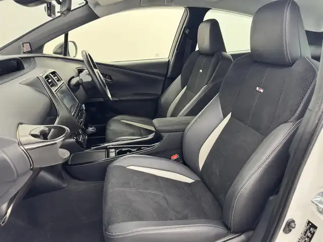 トヨタ プリウス ＰＨＶ S GRスポーツ 愛知県 2021(令3)年 5.8万km プラチナホワイトパールマイカ TSS /レーダークルーズコントロール　/GRキャリパー　/9インチ純正SDナビ　/Bluetooth　/フルセグTV　/シートヒーター　/ドライブレコーダー　（F/R）　/AC１００V 　/ハーフレザーシート　/革巻きステアリング　/ビルトインETC　/充電ケーブル　/LEDライト　/5人乗り　