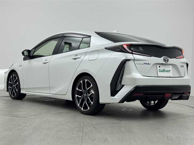 トヨタ プリウス ＰＨＶ S GRスポーツ 愛知県 2021(令3)年 5.8万km プラチナホワイトパールマイカ TSS /レーダークルーズコントロール　/GRキャリパー　/9インチ純正SDナビ　/Bluetooth　/フルセグTV　/シートヒーター　/ドライブレコーダー　（F/R）　/AC１００V 　/ハーフレザーシート　/革巻きステアリング　/ビルトインETC　/充電ケーブル　/LEDライト　/5人乗り　