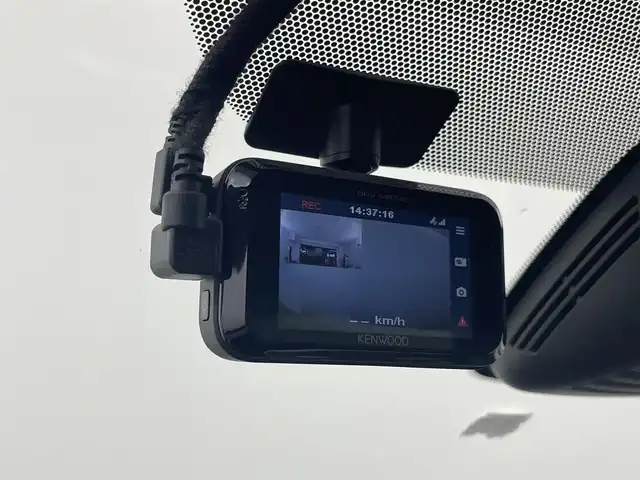 日産 セレナ ハイウェイスター V 埼玉県 2020(令2)年 6.9万km ブリリアントホワイトパール 純正ナビ/全方位カメラ/前後ドライブレコーダー/ETC/プロパイロット/ブラインドスポットモニター/衝突軽減ブレーキ/電子パーキングシステム/ブレーキホールド/アイドリングストップ/ウィンカーミラー/フロントフォグランプ/両側パワースライドドア/純正フロアマット/純正ドアバイザー/純正16インチアルミホイール