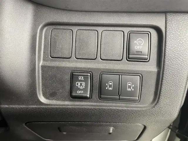 日産 セレナ ハイウェイスター V 埼玉県 2020(令2)年 6.9万km ブリリアントホワイトパール 純正ナビ/全方位カメラ/前後ドライブレコーダー/ETC/プロパイロット/ブラインドスポットモニター/衝突軽減ブレーキ/電子パーキングシステム/ブレーキホールド/アイドリングストップ/ウィンカーミラー/フロントフォグランプ/両側パワースライドドア/純正フロアマット/純正ドアバイザー/純正16インチアルミホイール