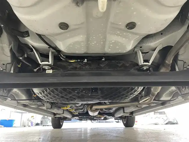 ダイハツ ミラ イース X SAⅢ 大阪府 2019(令1)年 3.7万km ホワイト 禁煙車/社外ナビ/（CD/USB/ワンセグ）/バックカメラ/LEDライト/ETC/純正アルミホイール/コーナーセンサー/アイドリングストップ/オートハイビーム/リモコンキー/電格ミラー/フロアマット/ドアバイザー