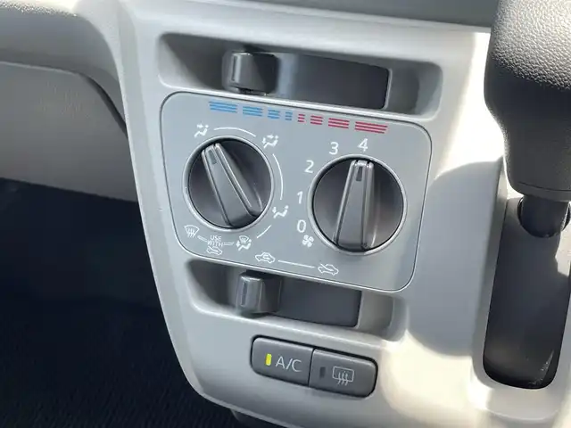 ダイハツ ミラ イース X SAⅢ 滋賀県 2019(令1)年 3.7万km ホワイト 禁煙車/社外ナビ/（CD/USB/ワンセグ）/バックカメラ/LEDライト/ETC/純正アルミホイール/コーナーセンサー/アイドリングストップ/オートハイビーム/リモコンキー/電格ミラー/フロアマット/ドアバイザー